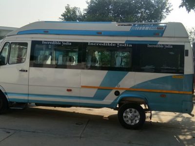 Tempo Traveler Varanasi